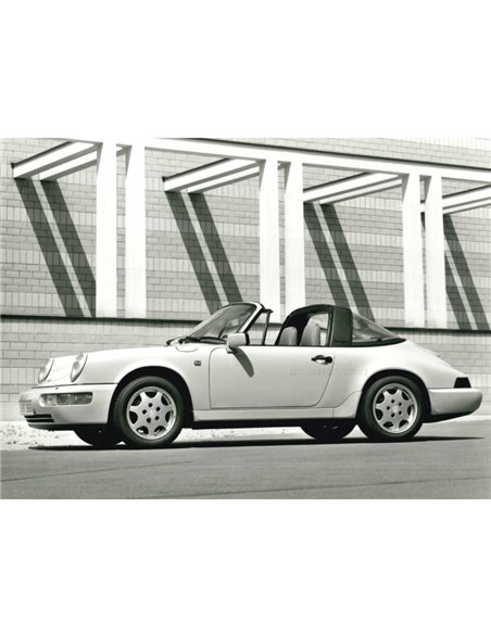 1991 PORSCHE 911 CARRERA 2 | 4 TARGA PRESS PHOTO