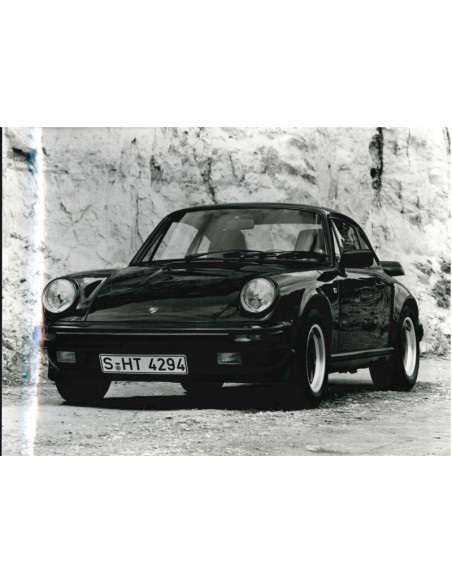 1984 PORSCHE 911 CARRERA COUPE PRESS PHOTO