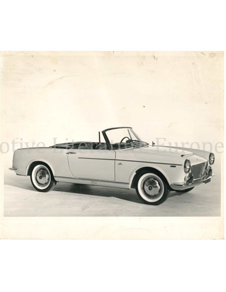 1965 FIAT 1500 CONVERTIBLE PRESS PHOTO