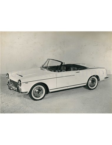 1965 FIAT 1500 CONVERTIBLE PRESS PHOTO