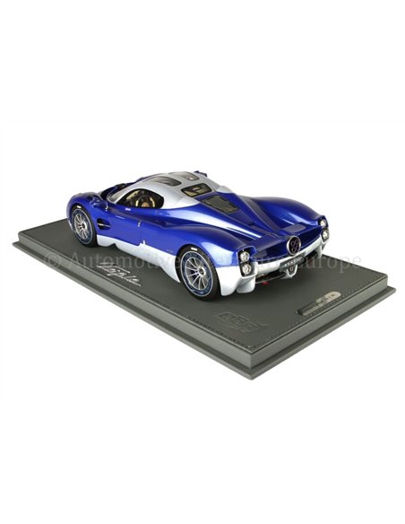 2023 PAGANI UTOPIA BLU FIBRI DI CARBONIO BBR MODELAUTO 1/36