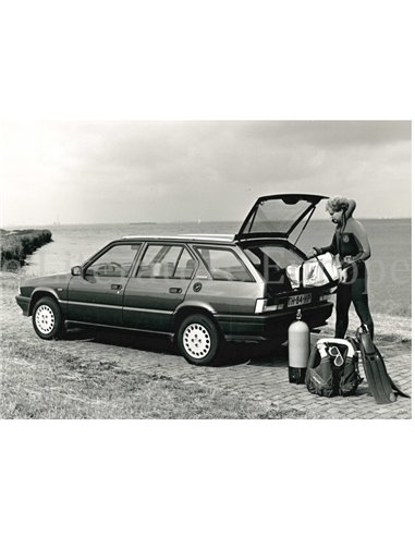 1989 ALFA ROMEO 33 GIARDINETTA PRESS PHOTO