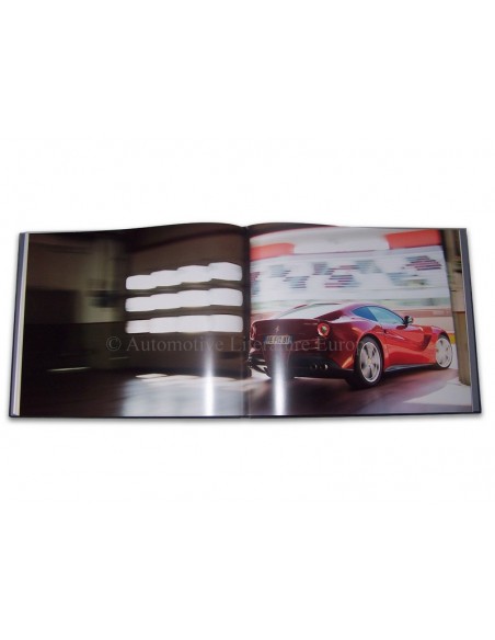 2012 FERRARI F12 BERLINETTA HARDCOVER BROCHURE4272/12