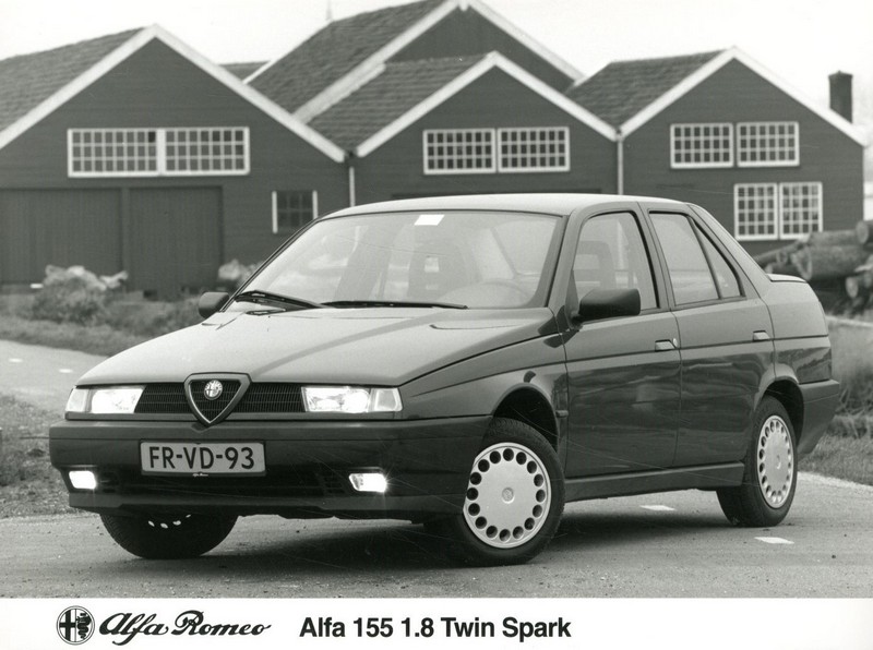 1992 alfa romeo 155 18 twin spark persfoto